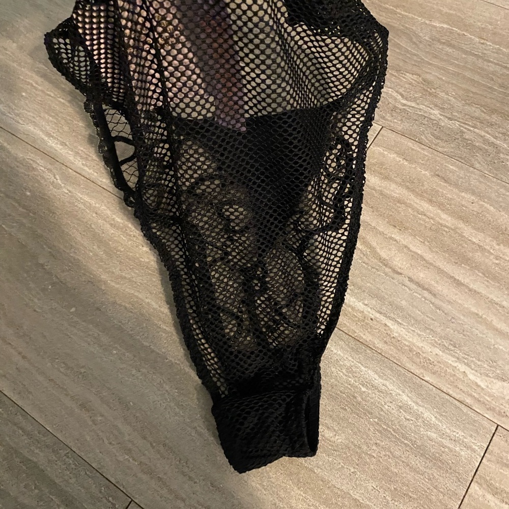 New NWT Savage X Fenty Med GLOSSY FLOSSY BRAZILIAN Black Panties Rihanna Heart - Picture 5 of 8